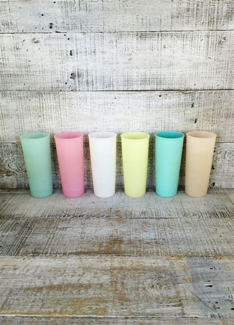 tupperware vintage cups